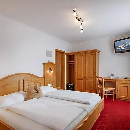 Kroneck 4*