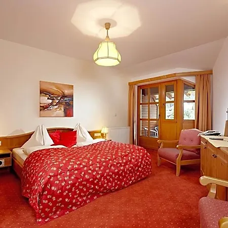 Kroneck Hotel Kirchberg in Tirol